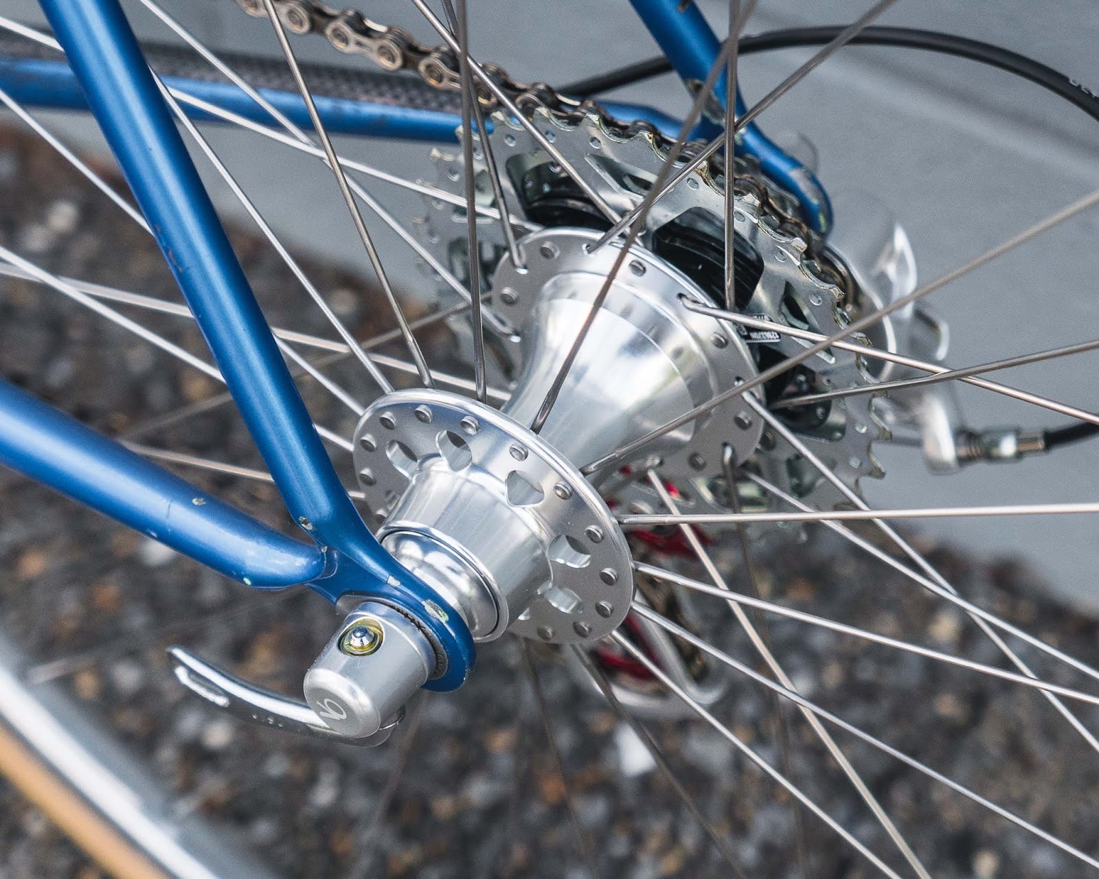 Bicycle front hub sale